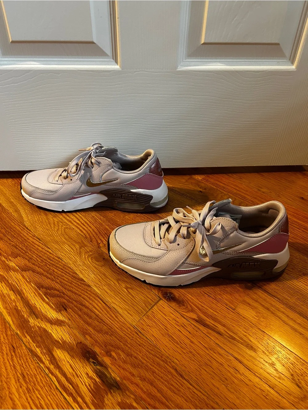 Nike Women's Gray and Mauve Athletic Sneakers - AirMax Trainer